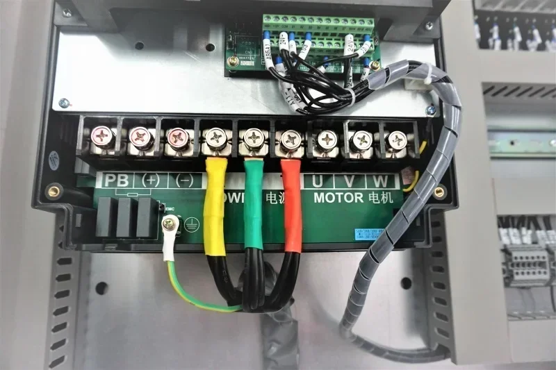ตู้ควบคุมไฟฟ้ากลางแจ้ง อุปกรณ์ - Outdoor Power Distribution Board บทวิจารณ์และราคา